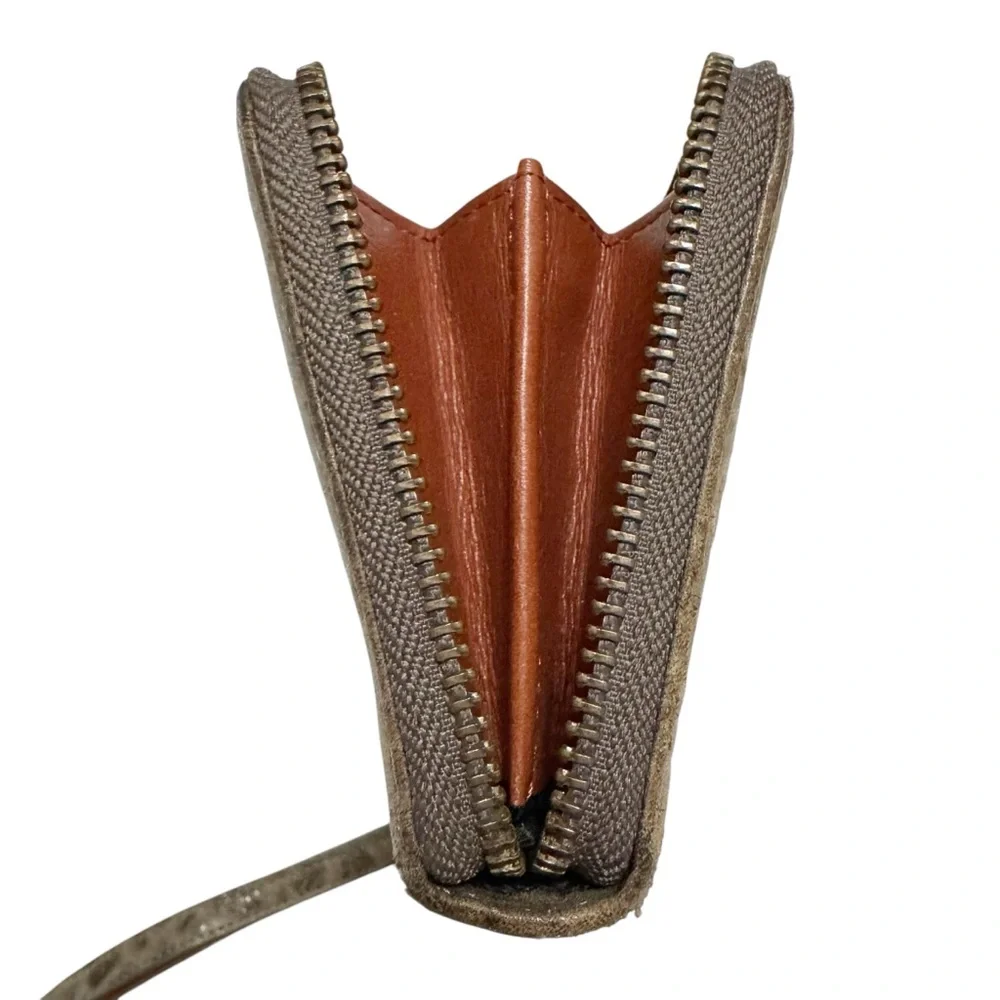 Will Leather Goods Zip Around Leather Clutch Wristlet